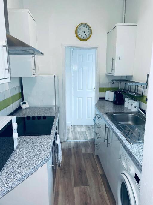 Comfortable Town House In Coventry City Centre Villa Kültér fotó