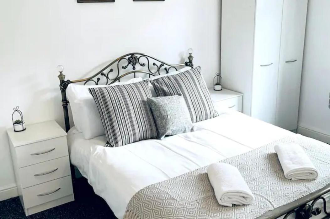 Comfortable Town House In Coventry City Centre Villa Kültér fotó